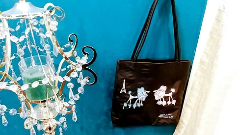 Chic Black Tote Bag with Parisian Flair