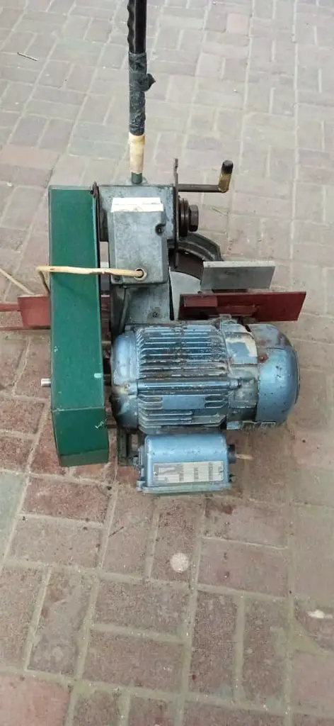Aluminum commercial cutting machine
