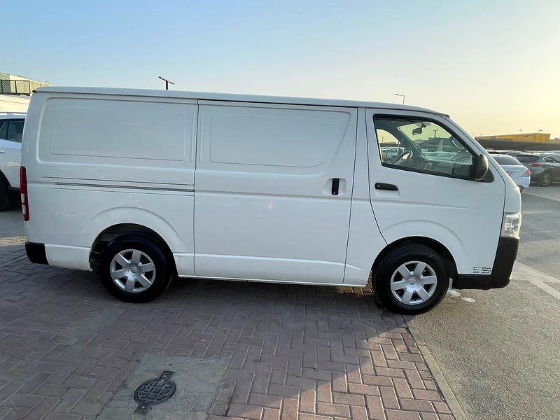 2021 Toyota Hiace Cargo63166156468098114
