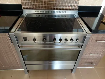 Smeg 5 Ceramic Hubs Electric Cooker Stove 90/60cm