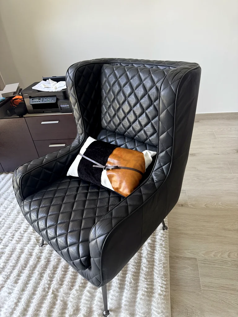 Black Chair62863820305026111