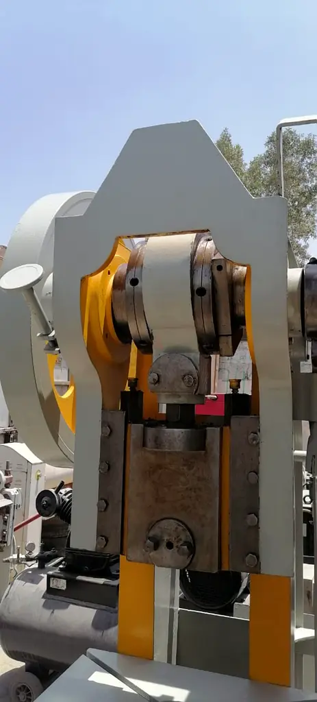 Power press machine63257108476931110