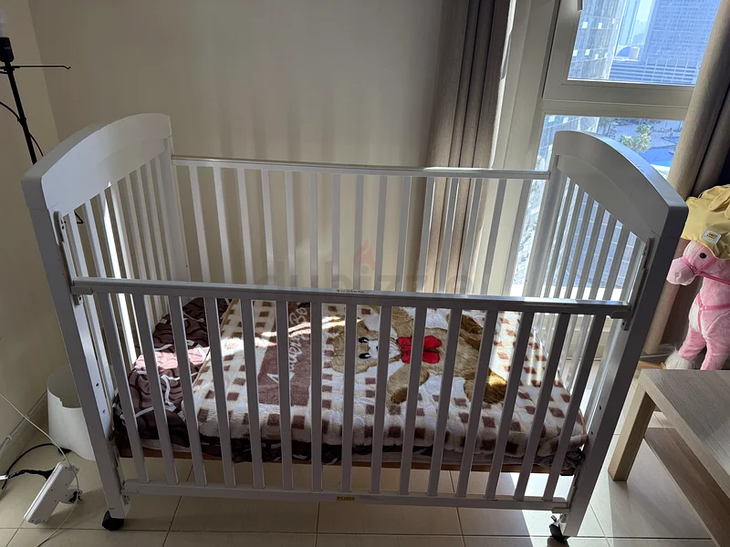 junior brand White Crib for Your Little One!63175287752449111