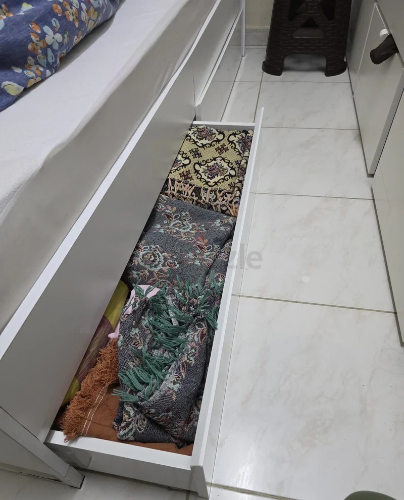 إطار سرير فقط مع حجرة تخزين ( تلف طفيف )62864708213761111