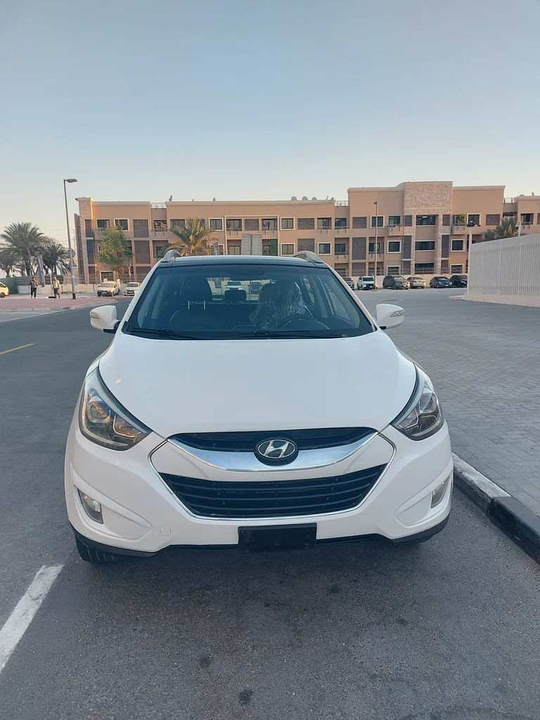Hyundai Tucson Limited  2015 Gcc top option 4x4 Free accident Very Clean Titan Condition631694415528981119