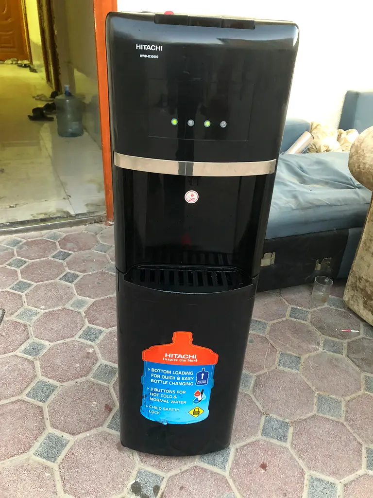 Bottom load water dispenser