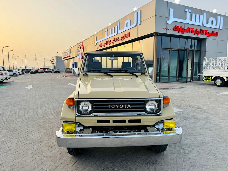 Toyota Land Cruiser SUV 1993 model, brand new63157883968898111