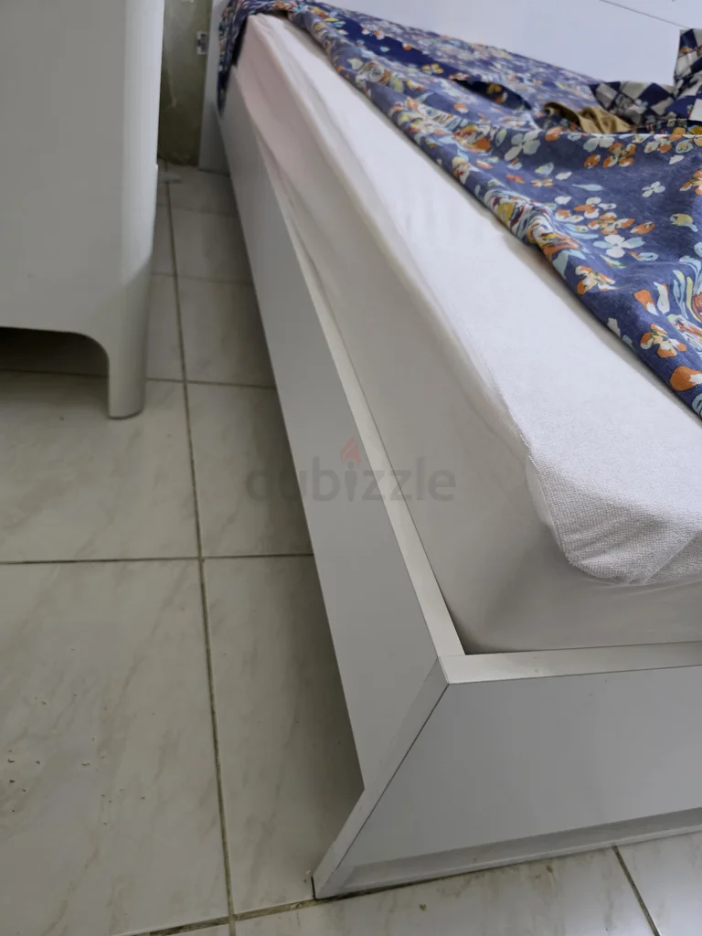 إطار سرير فقط مع حجرة تخزين ( تلف طفيف )62864708213761114