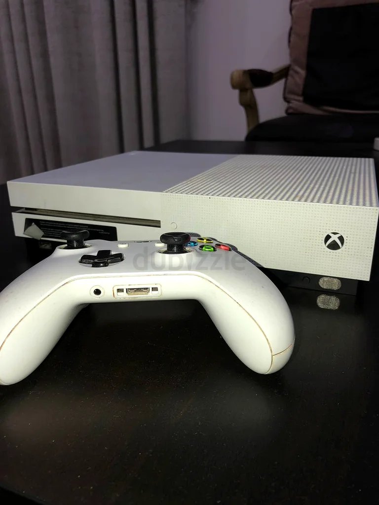 XBOX ONE S للبيع63173868130307111