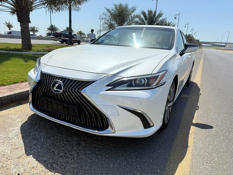 LEXUS ES 300H GCC HYBRID 202063169917932931114