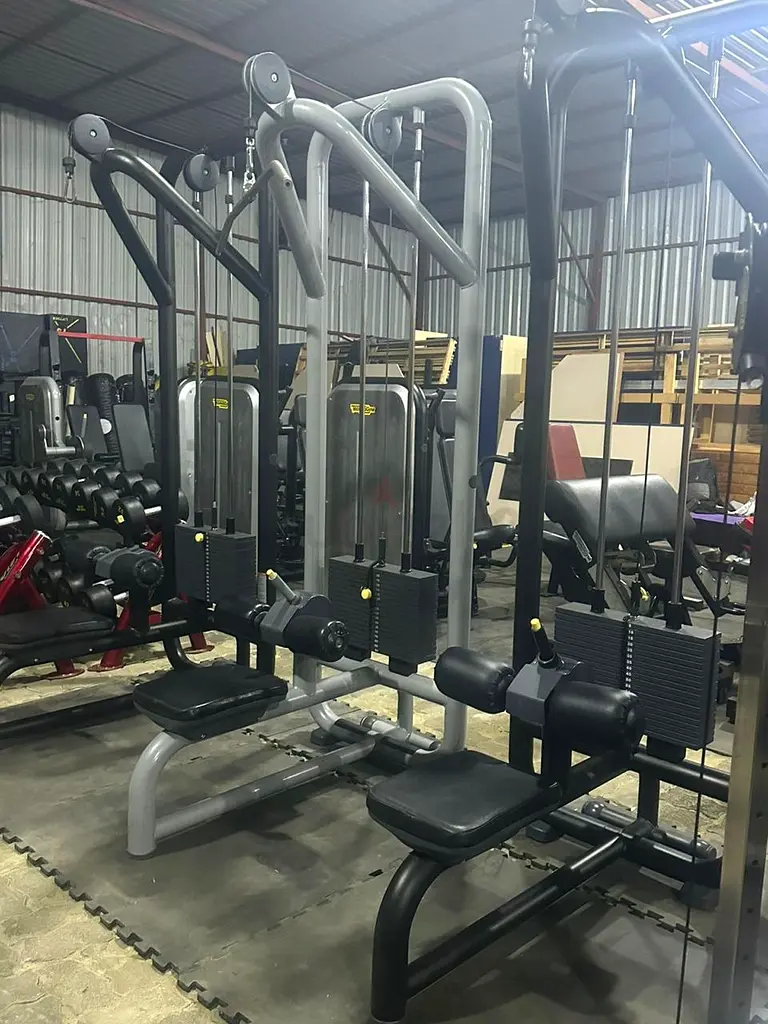 Technogym Lat pull down63241654627074110
