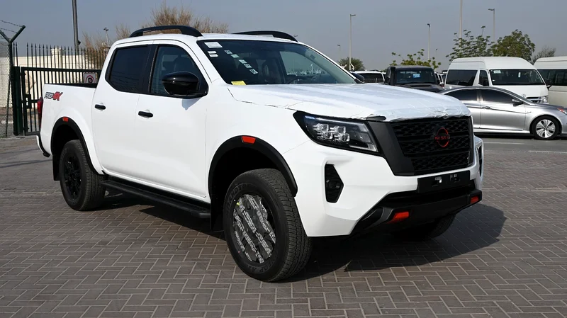NISSAN NAVARA 2.5 DIESEL PRO4X 4X4 AT 2025 M63167092731011112