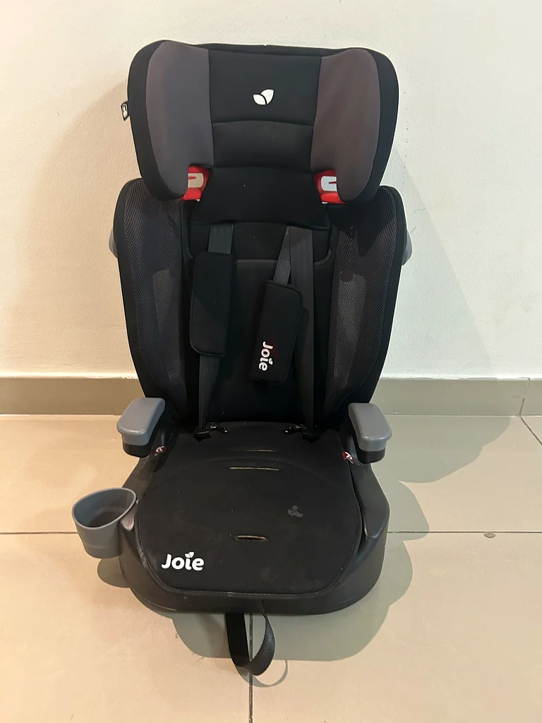 Comfort on the Go: Joie Car Seat for Sale!63227807758338118