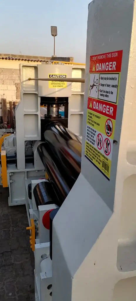 Sheet rooling machine63257108470018115