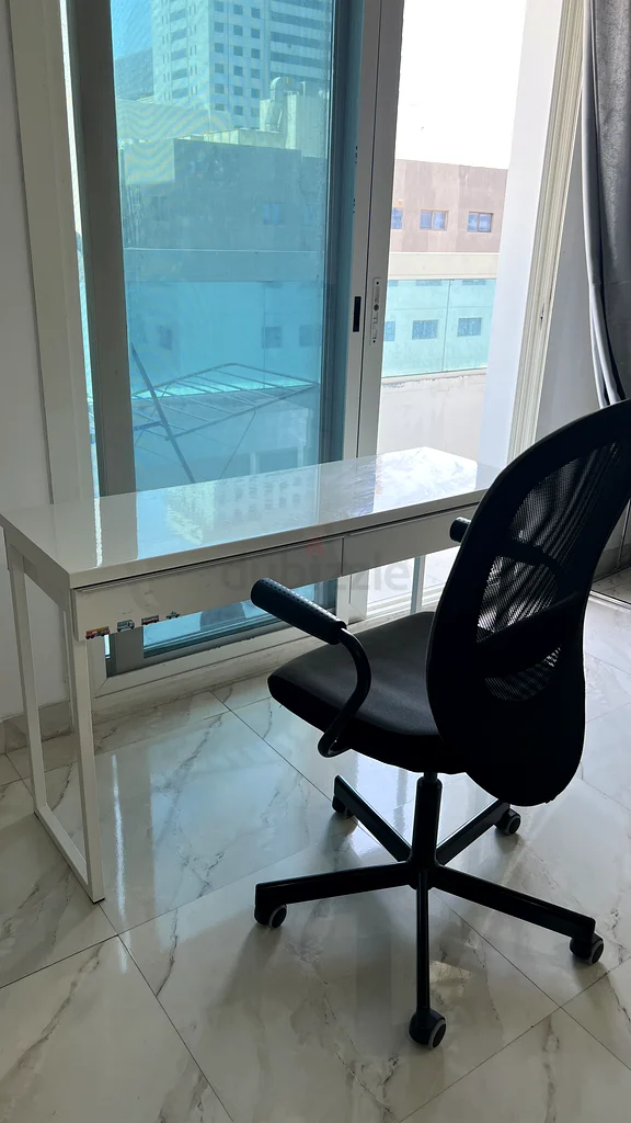 طاولة وكرسي عمل من ايكيا632198269621781125