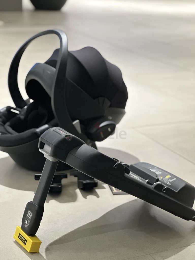 Babyzen yoyo car seat with base  adapter629306545072651116