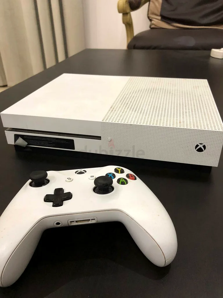 XBOX ONE S للبيع63173868130307113