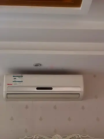 2 Chilled Comfort: High-Quality Air Conditioner for Sale!