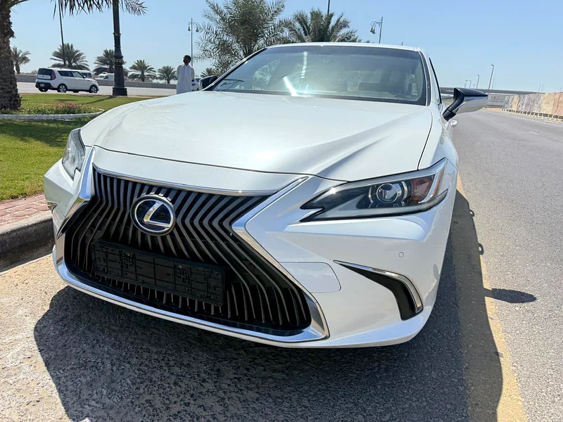 LEXUS ES 300H GCC HYBRID 202063169917932931111