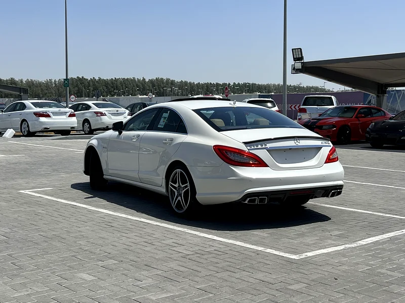 مرسيدس CLS63 AMG خليجي اعلى المواصفات فل كاربون فايبر قمة في النظافة63145812341251111