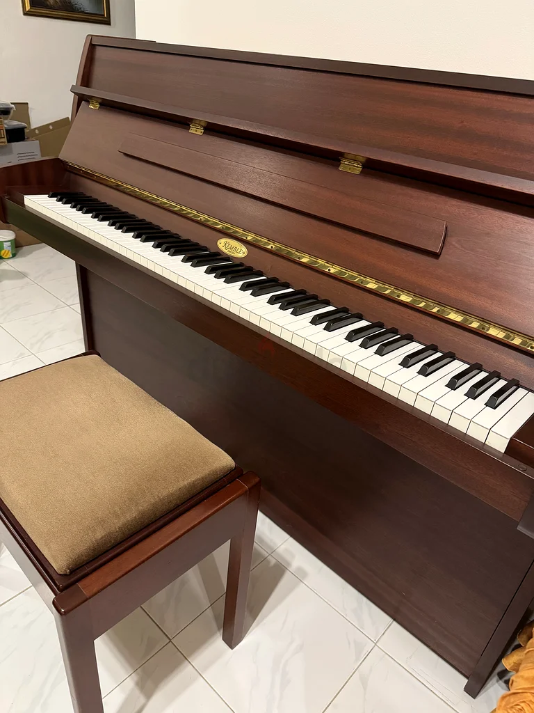 Kemble Upright Piano (UK-made, 1995, incl. bench)63264074414467111