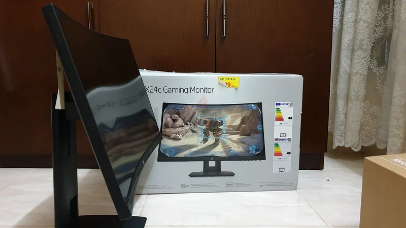 [BROKEN BUT WORKING] 24INCH HP Gaming Monitor63256067723010111