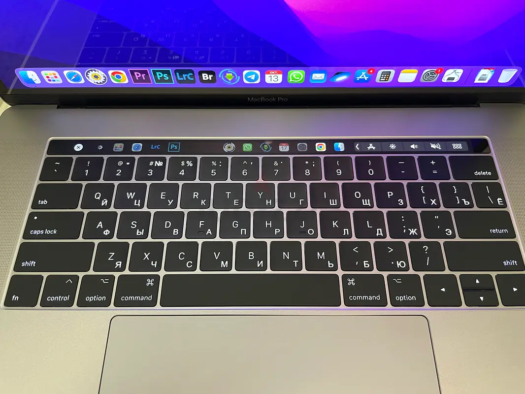 MacBook Pro 15 Touch Bar 512GB63256077890946111
