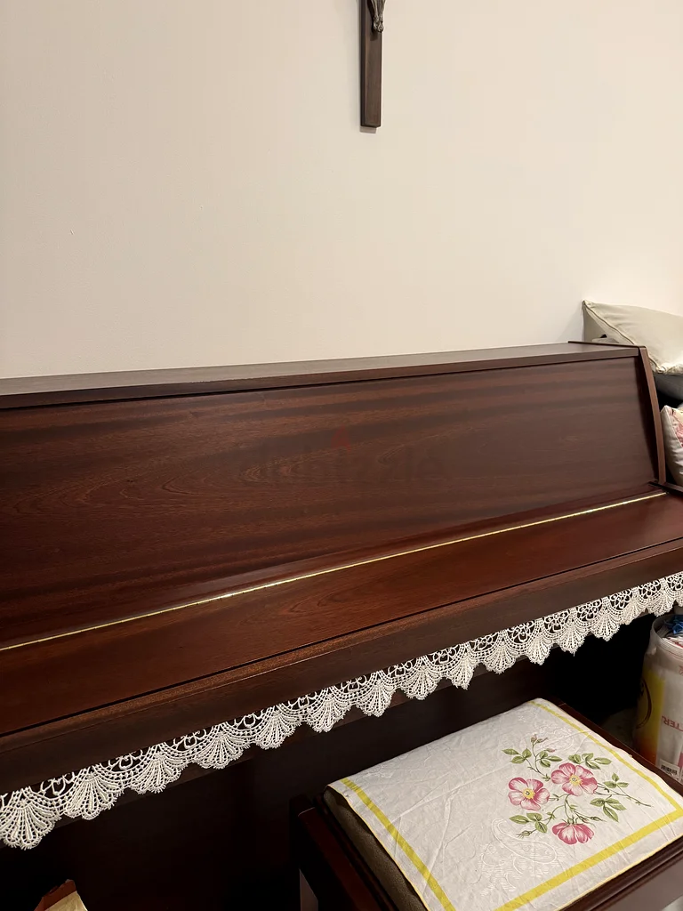 Kemble Upright Piano (UK-made, 1995, incl. bench)63264074414467114