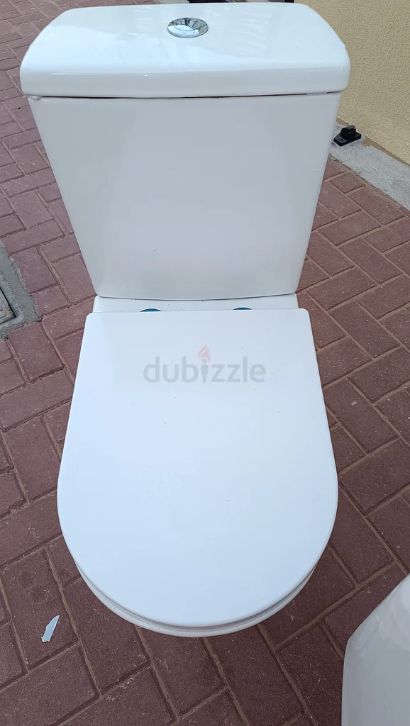 High-Quality White Toilet for Sale - Perfect Elevation!63215863766659111