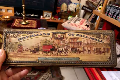 Vintage Rothmans of Pall Mall Collectible Case