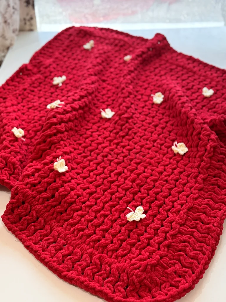A crochet baby blanket (quilt) is forbidden.63175285083777114