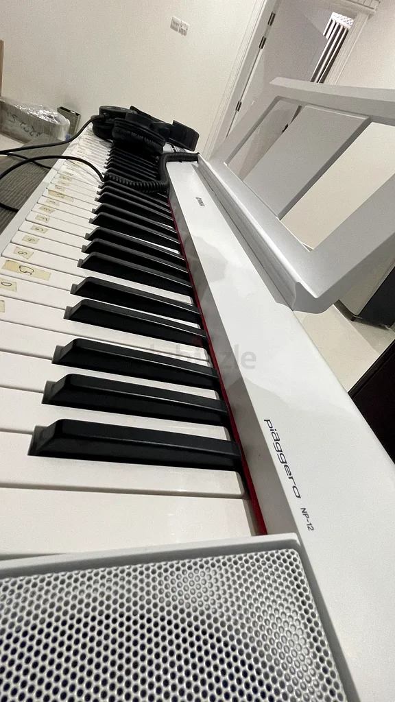 Yamaha Piaggero NP-12 with Audio-Technica Headphones63205881668481111