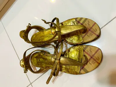 Burberry flats golden colour size 37-38