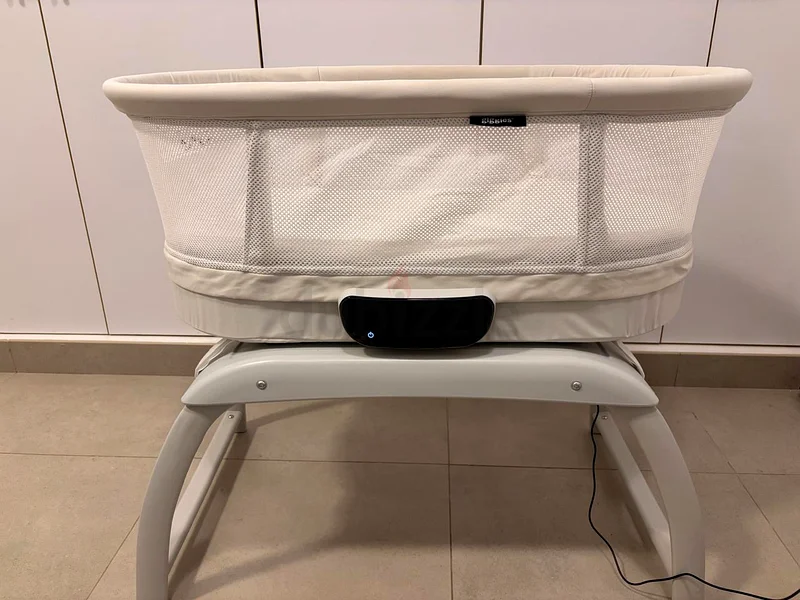 Stylish and Cozy Baby Bassinet and Breast Pump Both under warranty63205890209411111