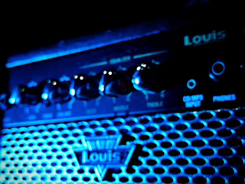 مضخم صوت لويس LGA15 للغيتار63228313746562111
