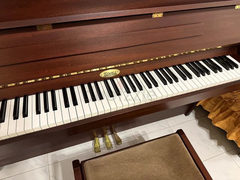 Kemble Upright Piano (UK-made, 1995, incl. bench)63264074414467113
