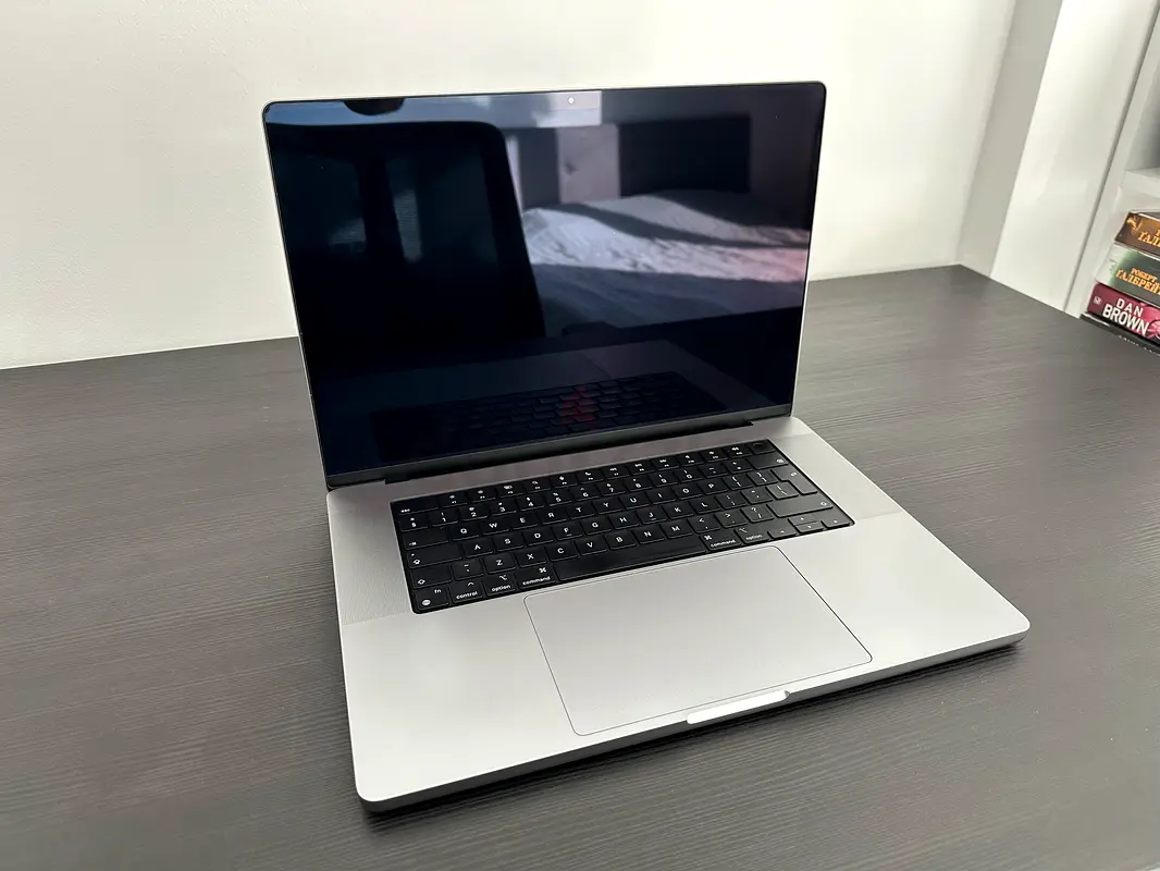 MacBook Pro M1 16-inch63256077324930112