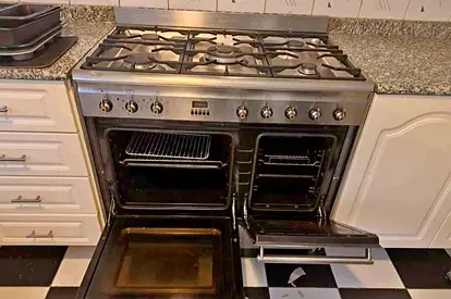 Smeg Duel oven Top 5 Burner Gas Electric Oven 90cm