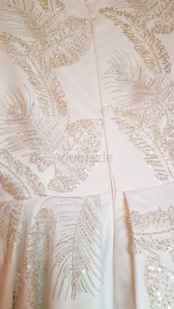 Wedding dress63173144620546112