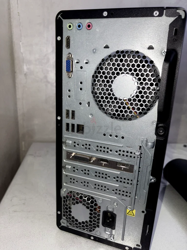 حالة برج كمبيوتر سوداء أنيقة للبيع!63166653147009113