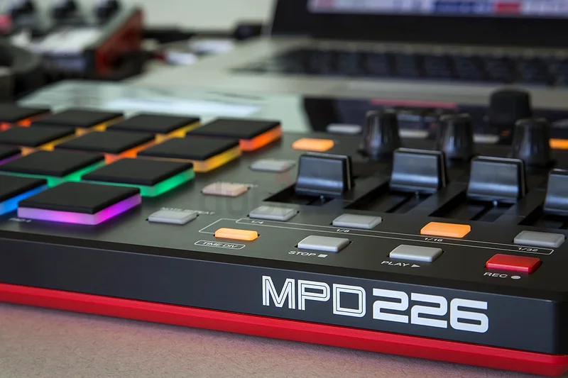 Akai - MPD226 - USB MIDI Controller / 16 RGB MPC - Brand New - Last Price63264076444419113