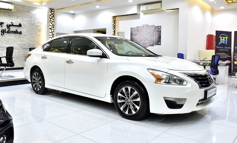 EXCELLENT DEAL for our Nissan Altima 2.5 S ( 2016 Model ) in White Color GCC Specs63166630152962112