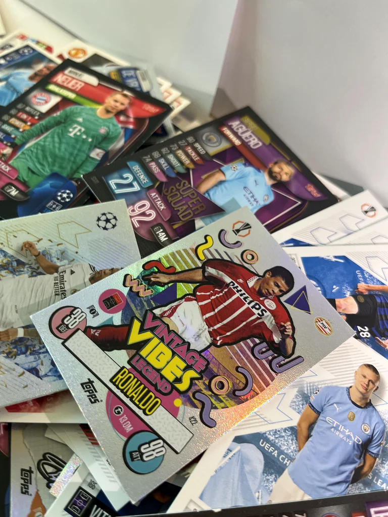 أكثر من 300 بطاقة تداول كروتية متنوعة مع بطاقات مثل رونالدو وهالاند !!!!63208860067459111