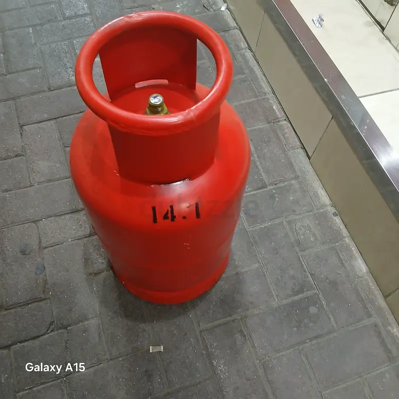 GAS CYLINDER DUBAI 11KG FULL GAS EMIRATES GAS CYLINDER COMPANY WITH DELEVERY 380