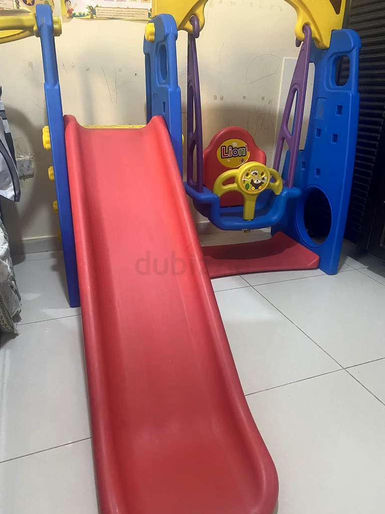 نشاط للأطفال في الهواء الطلق (زحليقة وأرجوحة) للبيع632262738543371118