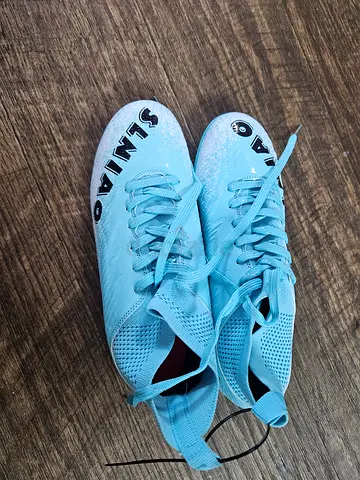 Sleek Blue Soccer Cleats for Sale!