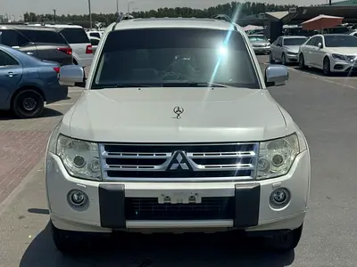 Pajero 2010 fullopshin white color GCZc Calen car
