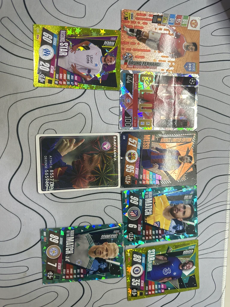 8 RARE FOOTBALL CARDS632088600814111125