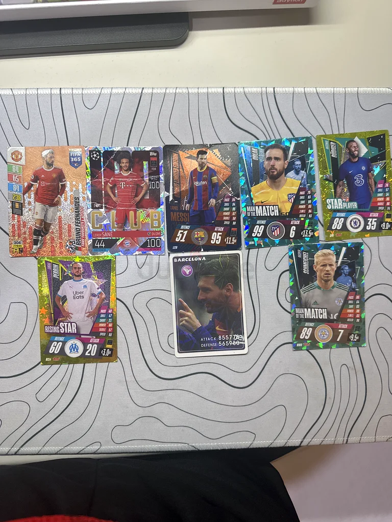 8 RARE FOOTBALL CARDS63208860081411111