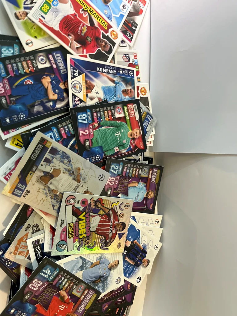 أكثر من 300 بطاقة تداول كروتية متنوعة مع بطاقات مثل رونالدو وهالاند !!!!63208860067459112